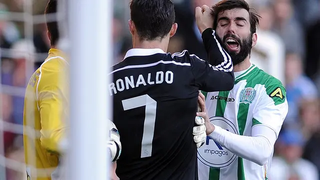 Ronaldo pukul Jose Angel