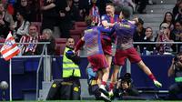 Robert Lewandowski menjadi pencetak gol penentu kemenangan pada menit ke-87 yang membuat Barcelona menang dengan skor 2-1. (AP Photo/Bernat Armangue)