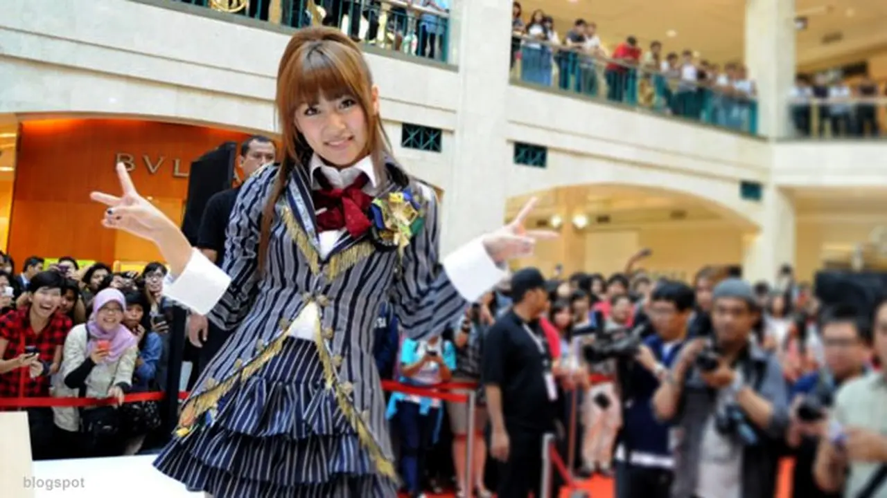 minami-takahashi-akb48-130614b.jpg