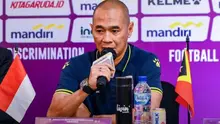 Pelatih Timnas Indonesia U-17, Kurniawan Dwi Yulianto mengikuti sesi konferensi pers jelang Piala AFF U-17 2026 di Movenpick Hotel Surabaya, Sabtu (11/4/2026). (Dok. AFF)
