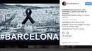 Jordi Alba memberikan hastag Barcelona pada akun Instagram miliknya sebagai bentuk simpatik terhadap korban teror Barcelona. (Bola.com/Instagram/Jordi Alba)