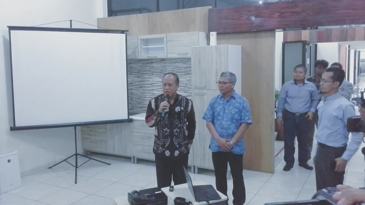 Menristekdikti Tinjau Klinik Riset Kanker Dr Warsito
