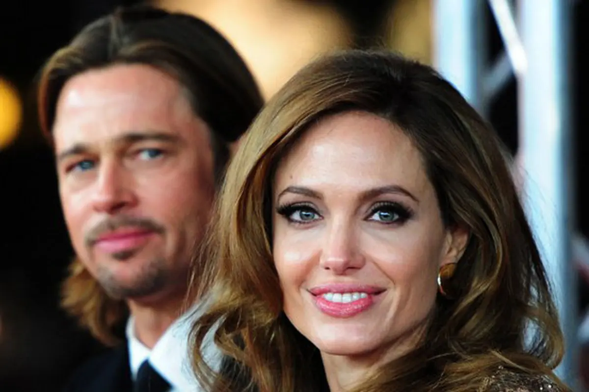 Angelina merayakan tahun baru 2017 tanpa Brad Pitt. (AFP/Bintang.com)