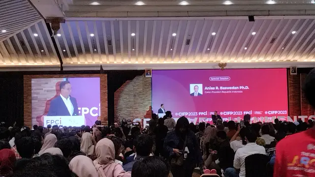 Anies Baswedan dalam sesi rapid question di acara Indonesia and the World: 1 Jam Bersama Anies di Conference on Indonesian Foreign Policy 2023 (CIFP 2023)-FPCI Dino Patti Djalal di Hotel Grand Sahid Jaya, Jakarta Pusat, Sabtu (2/12/2023).
