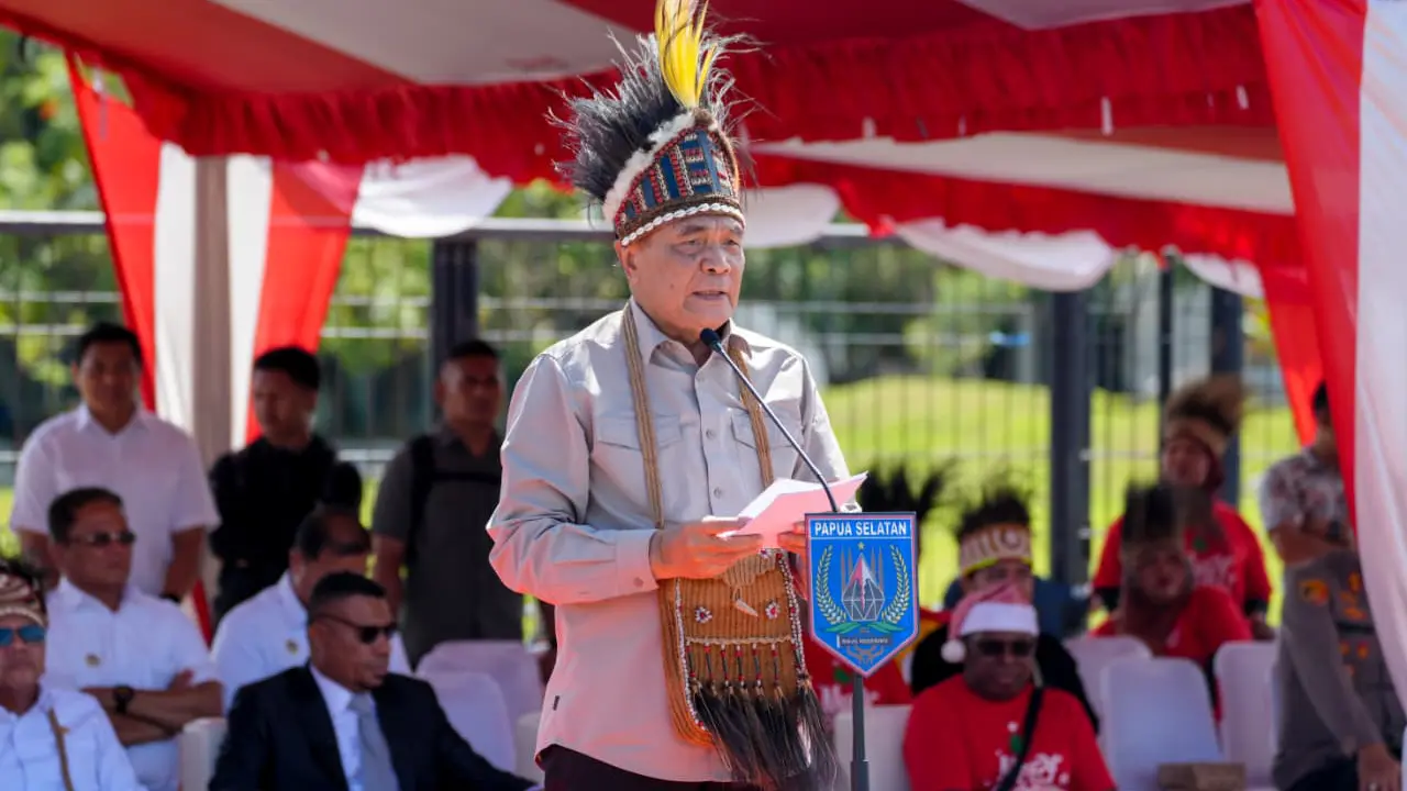 Menteri Koordinator Bidang Politik dan Keamanan (Menko Polkam) Djamari Chaniago saat melakukan kunjungan kerja ke Provinsi Papua Pegunungan.