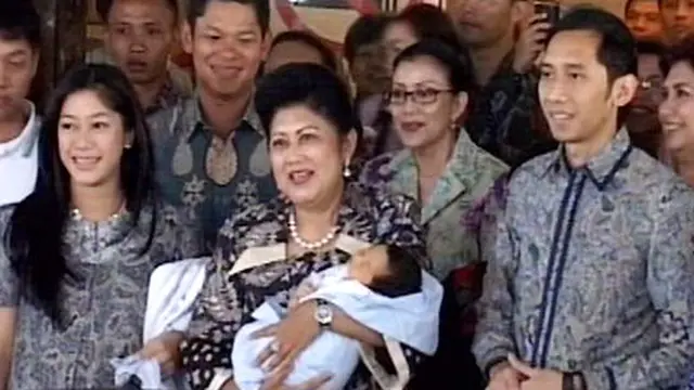 Ani Yudhoyono Boyong Cucu Keduanya ke Cikeas