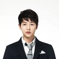 Song Joong Ki memulai kariernya sebagai atlet skate, namun siapa yang menyangka jika ia malah sukses jadi seorang aktor. Ia dipercaya mengisi soundtrack drama Innoncent Man. (Foto: Soompi.com)