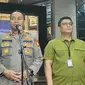 Direktur Reserse Kriminal Khusus Polda Metro Jaya, Kombes Pol Ade Safri Simanjuntak (kanan), saat menghadiri konferensi pers bersama sejumlah awak media di Mapolda Metro Jaya. (Liputan6.com/Ady Anugrahadi)