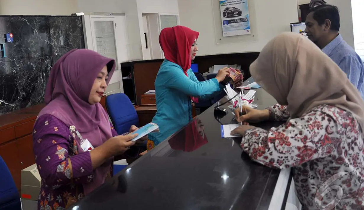BCA Syariah memandang pelanggan atau nasabah merupakan mitra yang memegang peranan utama bagi kemajuan perusahaan sehingga wajib mendapat perhatian khusus dan pelayanan yang istimewa, Jakarta, Kamis (9/4/2014) (Liputan6.com/Miftahul Hayat)