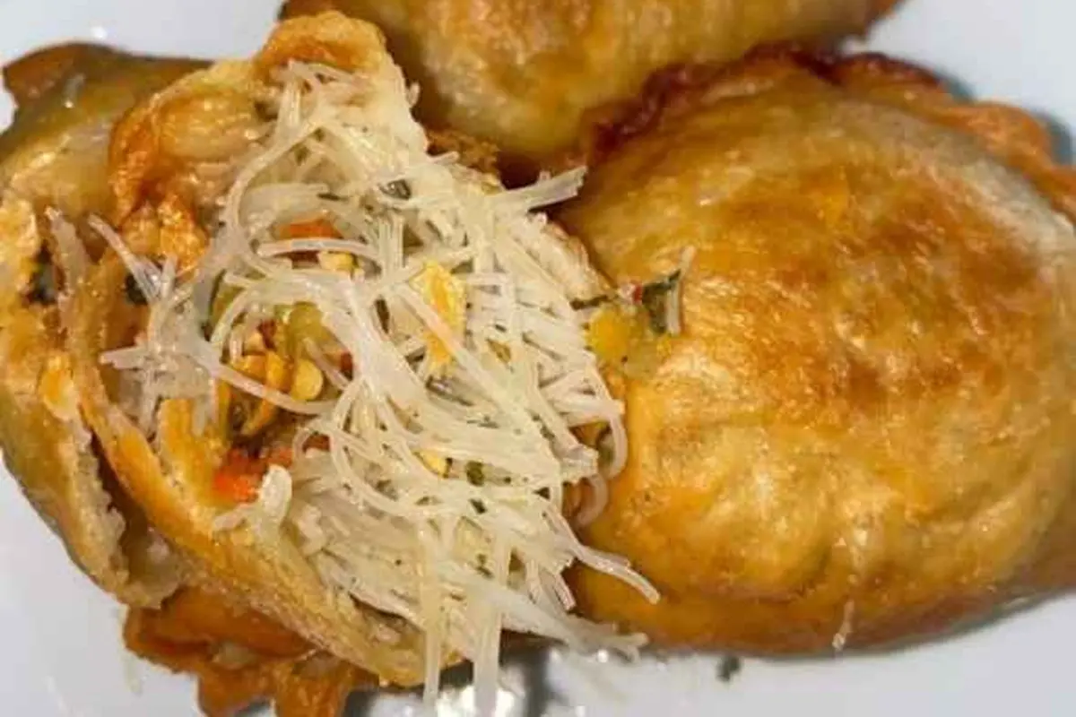 Pastel isi bihun Laila House Food
