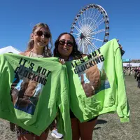 Para penggemar Justin Bieber di Coachella 2026. (VALERIE MACON / AFP)
