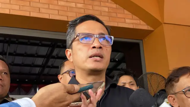 Kuasa Hukum mantan Jaksa Agung Muda Tindak Pidana Khusus (Jampidsus) Febrie Adriansyah, Febri Diansyah di Pengadilan Negeri Jakarta Selatan, Kamis (20/8/2026). (Liputan6.com/Rifqy)