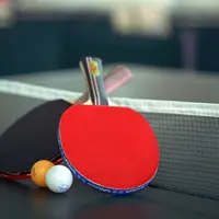 Hebat, dua orang ini bermain pingpong menggunakan kepala, lho!