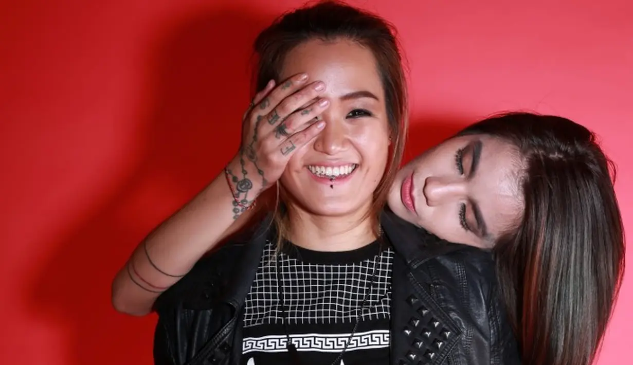 "Kalau penggalangan dana, tadi sudah ngomong sama Sheila. Katanya, 'ya udah nanti aku obrolin sama teman, nanti aku obrolin sama keluarganya dulu'," ungkap Erie meniru apa yang dikatakan Sheila Marcia. (Febio Hernanto/Bintang.com)