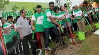 Pertama Kali Datangi Cikampek, Tangga Tanam Pohon Trembesi