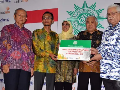 Organisasi Muhammadiyah menyumbang dana  bantuan kemanusian untuk rakyat Palestina, Jakarta, Selasa (9/9/2014) (Liputan6.com/Miftahul Hayat)