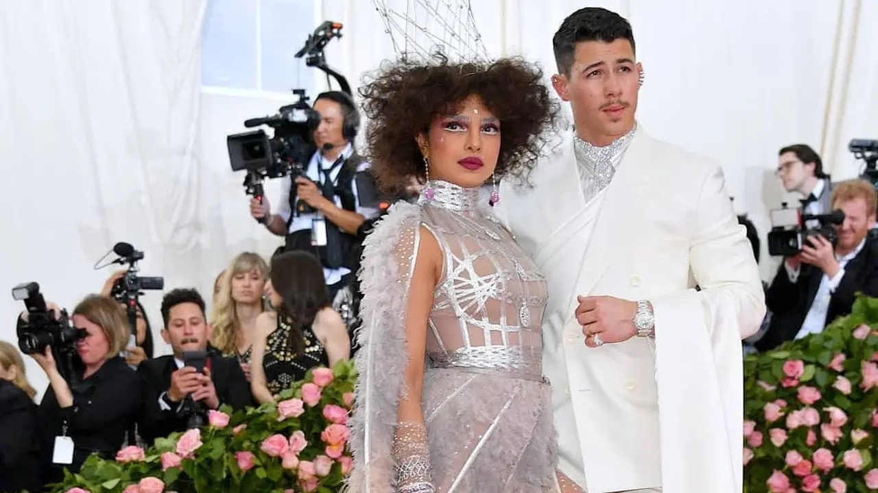 Gaun Priyanka Chopra di Met Gala 2019 Dibuat dalam 1500 Jam