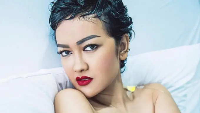 [Bintang] Julia Perez