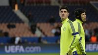 Thibaut Courtouis dan Cech (AFP PHOTO / MIGUEL MEDINA)