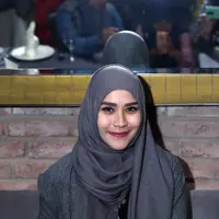 Zaskia Adya Mecca kini tengah memasuki usia 35 minggu dalam masa kehamilannya, namun hal tersebut tak membuatnya berhenti melakukan berbagai aktivitasnya. Baginya, hamil bukanlah penghalang beraktivitas. (Nurwahyunan/Bintang.com)