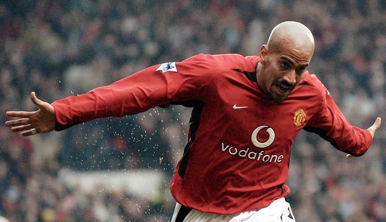 Juan Sebastian Veron - Veron adalah bintang Argentina yang mencetak gol mengesankan dalam pertandingan Tottenham Hotspur melawan Manchester United. Veron bergabung dengan The Red Devils pada tahun 2001-2003. (AFP/Paul Barker)