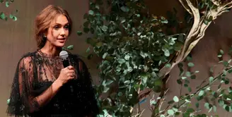 Kecantikan seorang wanita akan semakin terpancar jika ia tengah menjadi seorang ibu hamil. Hal ini terbukti pada Jessica Alba yang saat ini tengah mengandung anak nya yang ke-3. (AFP/Tommaso Boddi)