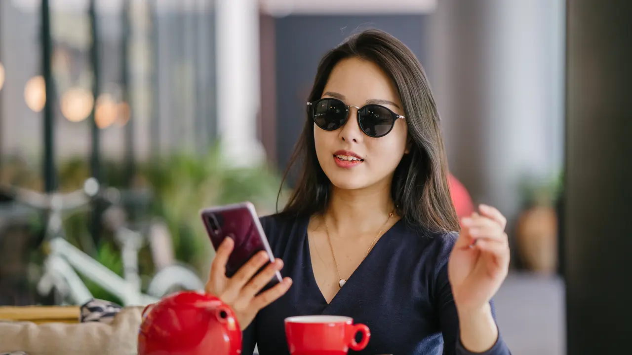perempuan karier dewasa classy