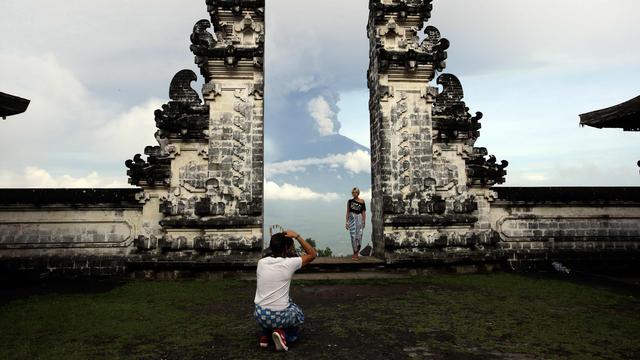 Gunung Agung Meletus