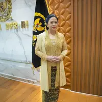 Lihat di sini tampilan Puan Maharani dibalut kebaya emas penuh makna di Sidang Tahunan MPR/DPR 2024. (@didietmaulana).