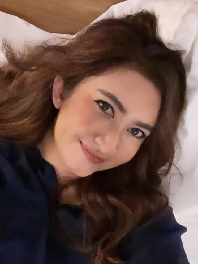 Nafa Urbach yang terlihat cantik di usia kepala empat