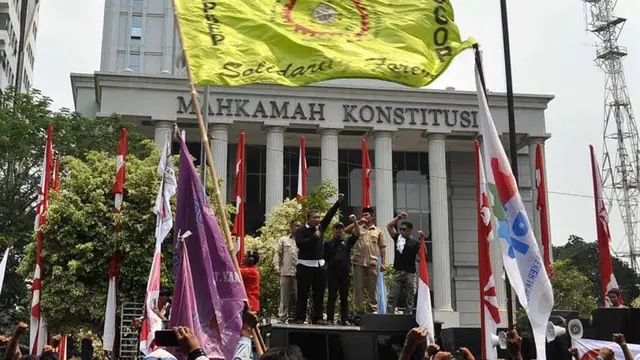 Ribuan Buruh Pendukung Prabowo Serbu Mahkamah Konstitusi