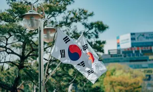 Ilustrasi bendera negara Korea Selatan. (Photo by Daniel Bernard on Unsplash)