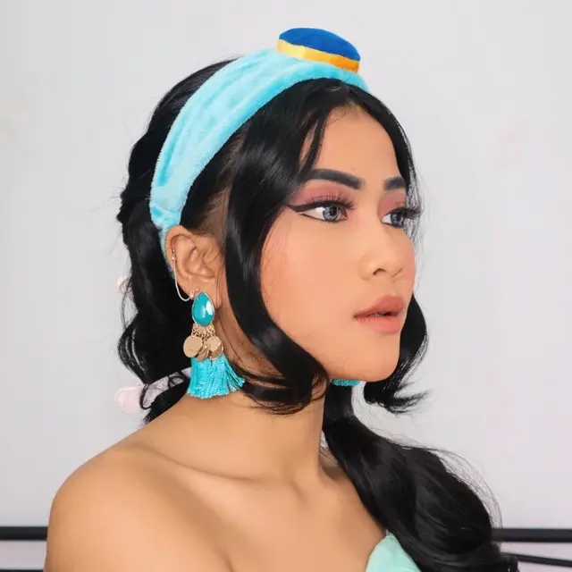 Tyna Kanna Mirdad meniru makeup ala Princess JAsmine di film Aladdin