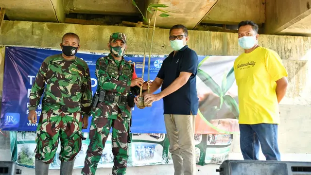 Jasa Raharja Tanam Bambu Sepanjang 7 Kilometer di DAS Citarum