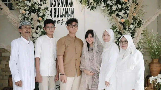 Adinda Azani gelar tasyakuran 4 bulan kehamilan (Foto: hellomalica/dindazani)