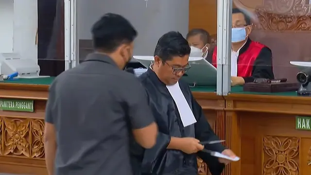 Pisau Kuat Maruf