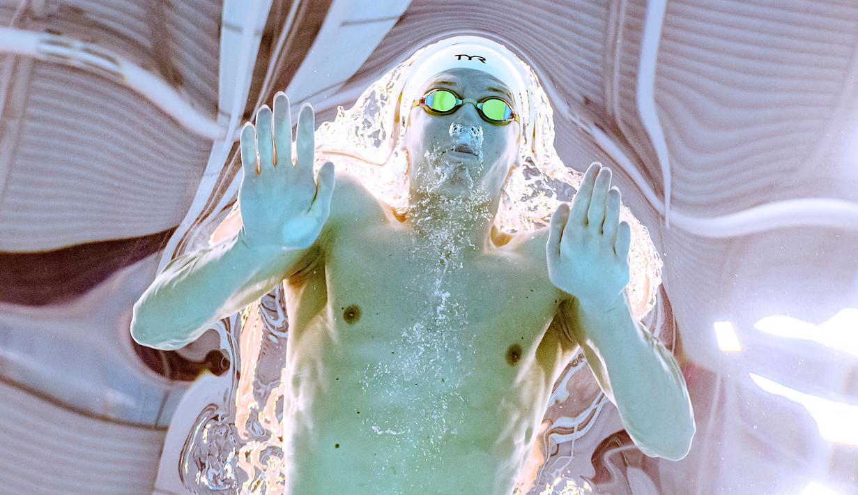 Perenang Prncis, Leon Marchand, saat beraksi pada ajang World Aquatics Championships di Budapest, Hungaria, Rabu (22/6/2022). (AFP/François-Xavier Marit)