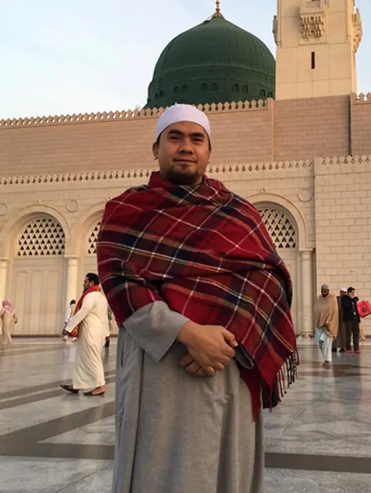Beberapa kali Saipul Jamil berpenampilan religi. Dan omongannya juga banyak yang religi. (Foto: instagram.com/saipuljamill)