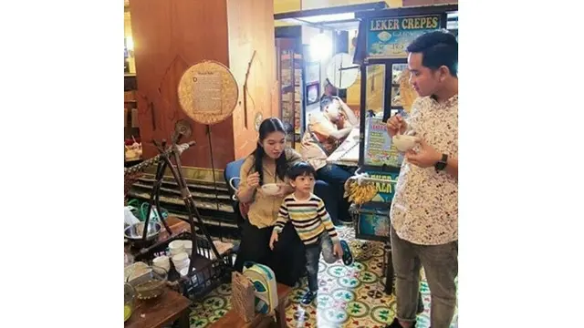 Jelang Melahirkan, Ini 6 Potret Terbaru Selvi Ananda Menantu Jokowi
