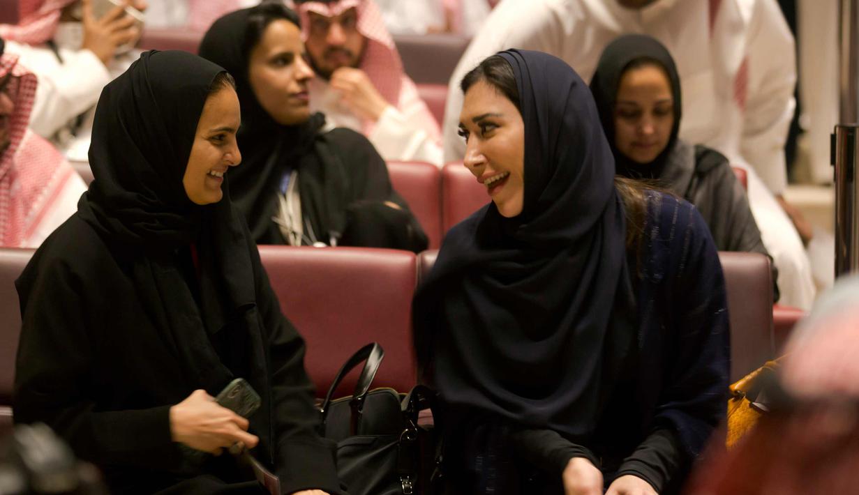 Foto Intip Perempuan Arab Saudi Nonton Film Di Bioskop Global Liputan6 Com