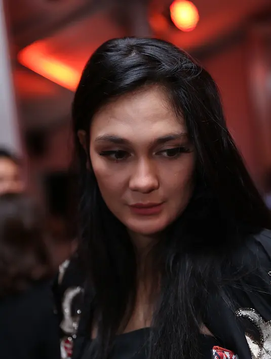 Luna Maya sendiri sempat mengungkapkan definisi cantik menurut dirinya. Bukan dinilai dengan penampilan fisik, kekasih Reino Barack ini justru menganggap wanita smart sebagai yang yang paling cantik. (Andy Masela/Bintang.com)