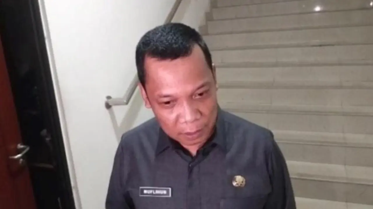 Sekretaris DPRD Riau yang juga mantan Pj Wali Kota Pekanbaru usai diperiksa Polda Riau terkait SPPD fiktif.