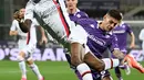 Tiga menit berselang, Fiorentina berhasil menyamakan kedudukan lewat gol Alfred Duncan pada menit ke-50. (Alberto PIZZOLI/AFP)