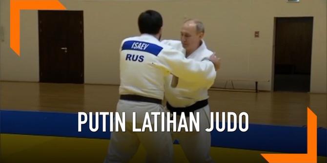 VIDEO: Aksi Vladimir Putin Latihan Judo Bersama Atlet Rusia