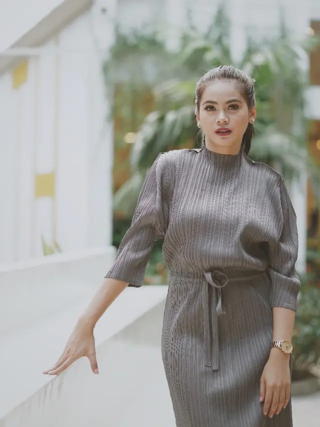 7 Potret Indah Indriana Pemain Sinetron Orang Ketiga yang Mirip Titi Kamal