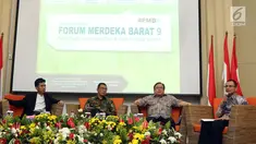 Ketua Dewan Pengawas Badan Pengelola Keuangan Haji, Yuslam Fauzi (kanan) saat menghadiri diskusi investasi dana haji di gedung Kemkoinfo, Jakarta, Sabtu (5/8). Diskusi membahas Manfaat Investasi Dana Haji Untuk Umat. (Liputan6.com/Helmi Fithriansyah)