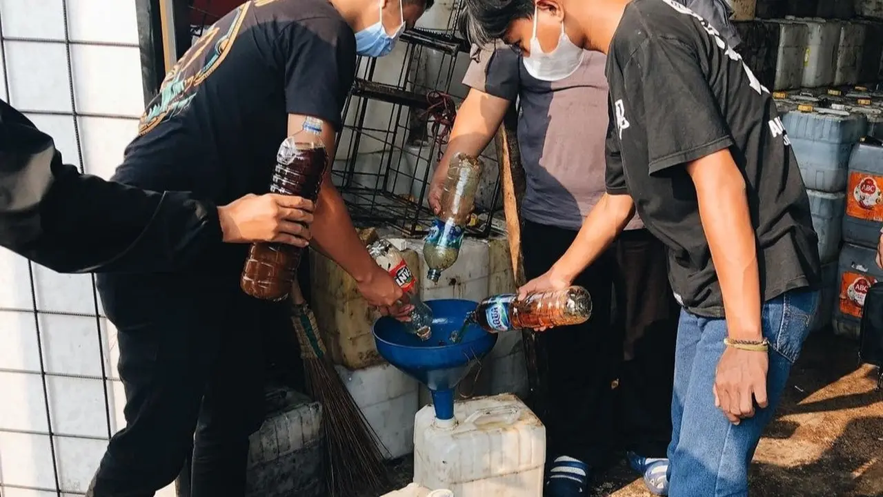 Minyak Jelantah Disulap Jadi Sembako Bantu Warga Terdampak PPKM Level 4