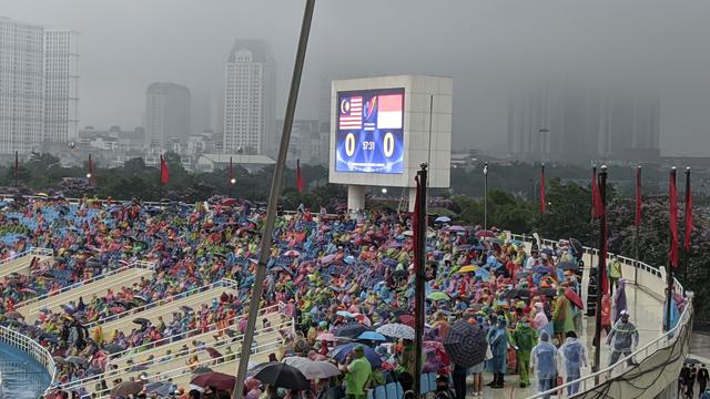 Suasana Stadion My Dinh