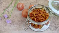 Ilustrasi bawang goreng. (Copyright: shutterstock.com)