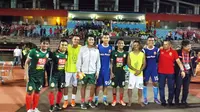 Eks pemain Timnas U-23 dan Timnas U-19 bereuni pada pertandingan Bhayangkara Surabaya United versus PS TNI di Sidoarjo (8/5/2016). (Bola.com/Fahrizal Arnas)